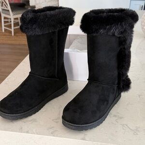 Black Fur-Lined Women's Boots